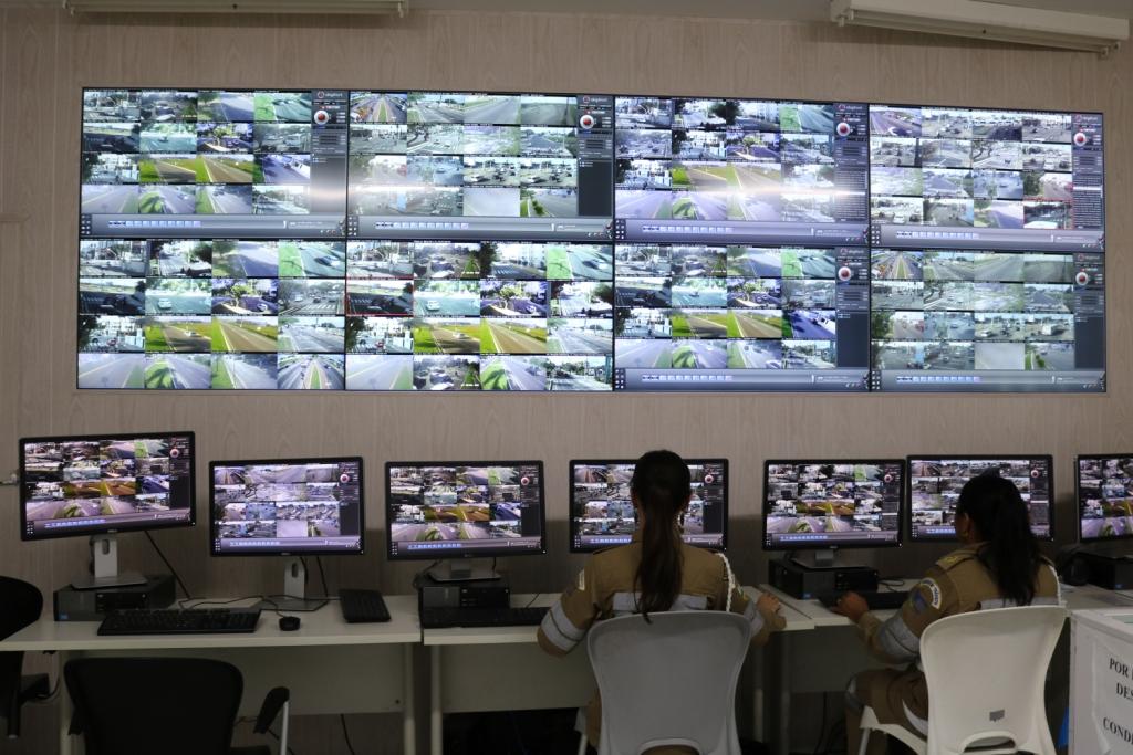 Central de Monitoramento auxilia na organização do trânsito de Aracaju - SMTT Aracaju